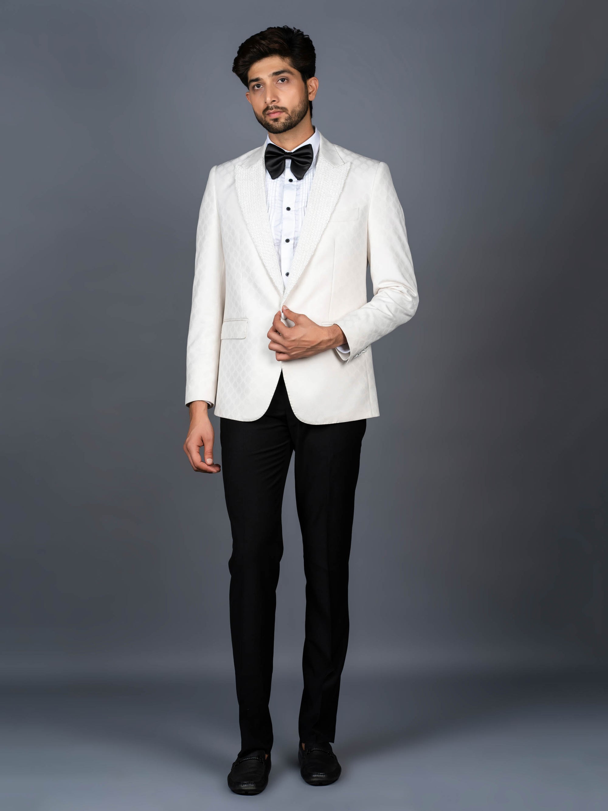 White Hand-Embroidery Tuxedo Suit