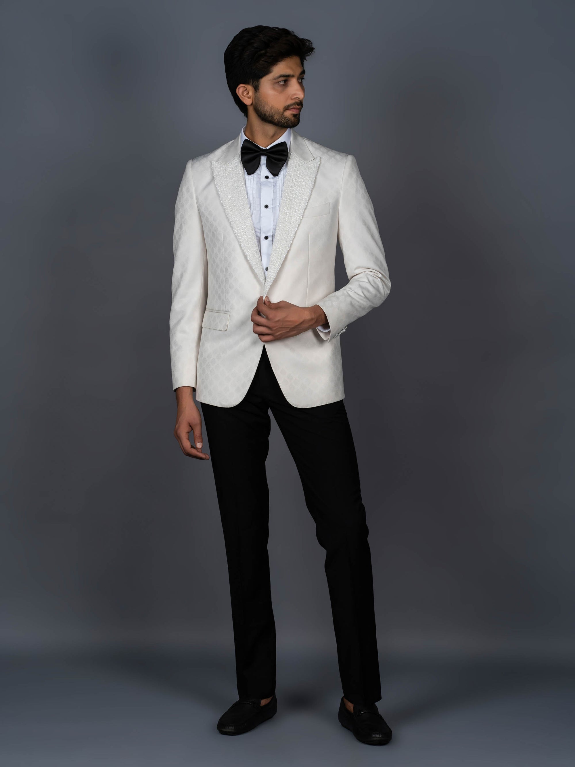 White Hand-Embroidery Tuxedo Suit