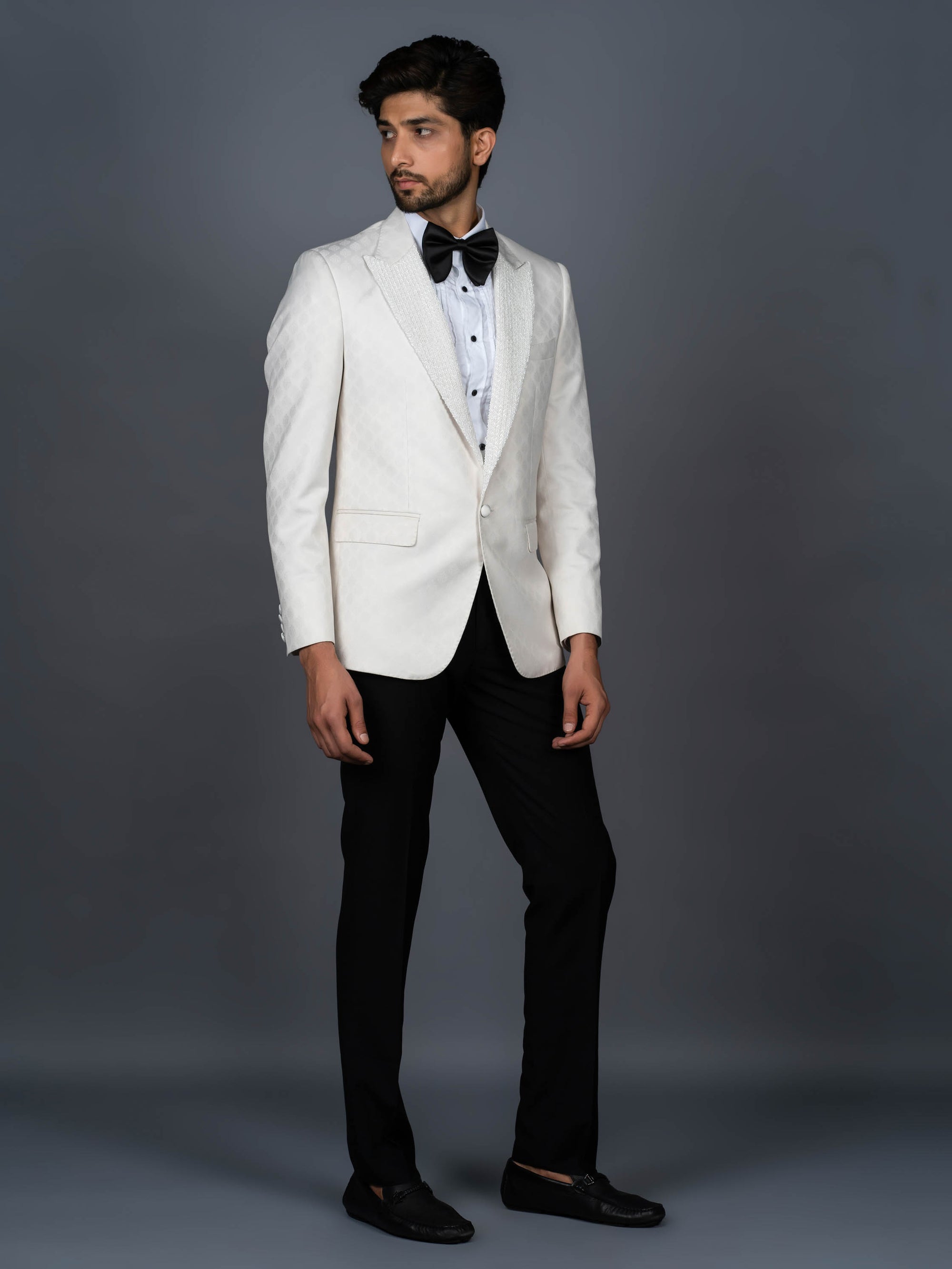 White Hand-Embroidery Tuxedo Suit